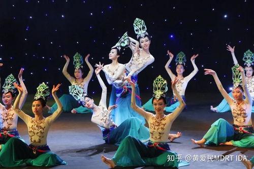 花灯舞蹈发型成人女孩视频,成人女孩花灯舞蹈发型视频赏析