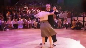 成人单人搞笑舞蹈视频,搞笑至极的舞蹈盛宴