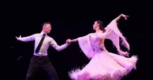 简单伞舞成人教学视频