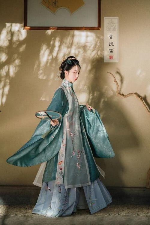 红色汉服成人明制视频,红色汉服成人明制风采展示