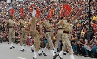 印度成人走正步视频播放,整齐划一，展现军威风采