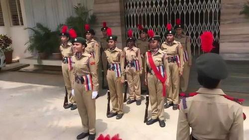 印度成人走正步视频播放,整齐划一，展现军威风采